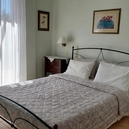 Holiday home Daphne Tolo