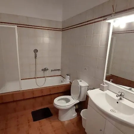 Nyaraló Daphne Toló