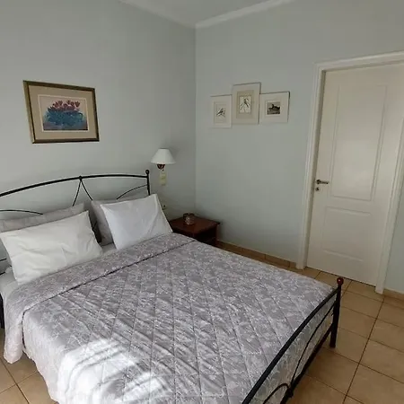 Holiday home Daphne Tolo